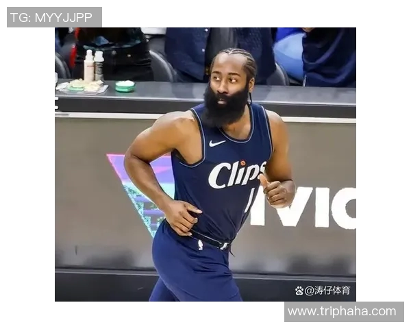 客战勇士!快船登机照:全员深色系运动装 登哥大胡子相当抢镜 客战勇士!快船登机照:全员深色系运动装 登哥大胡子相当抢镜