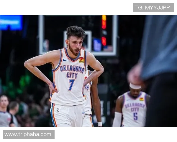 状态也太好了！霍姆格伦首节三分4中4砍下14分！